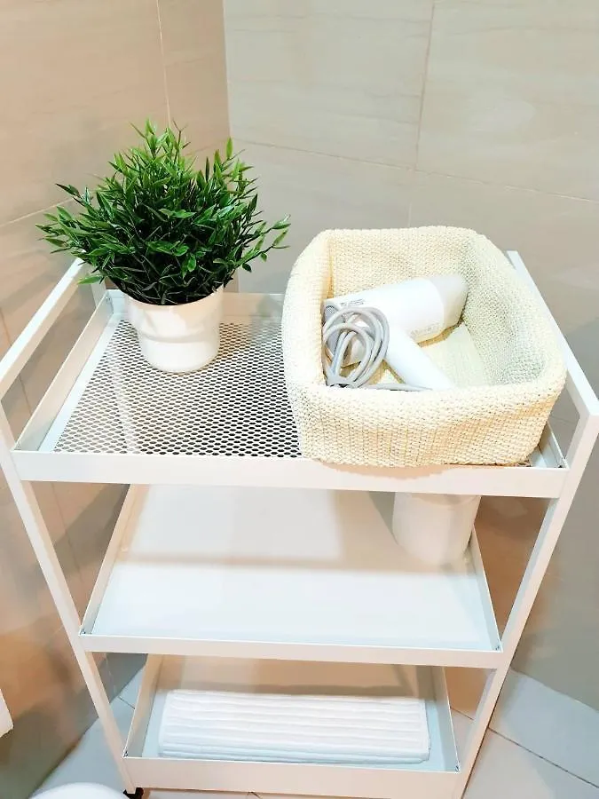 מנילה Modern Minimalist Condo W/ Pool View In Shore 2